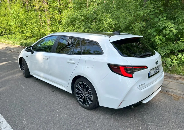 Toyota Corolla cena 90000 przebieg: 25600, rok produkcji 2021 z Białystok małe 781